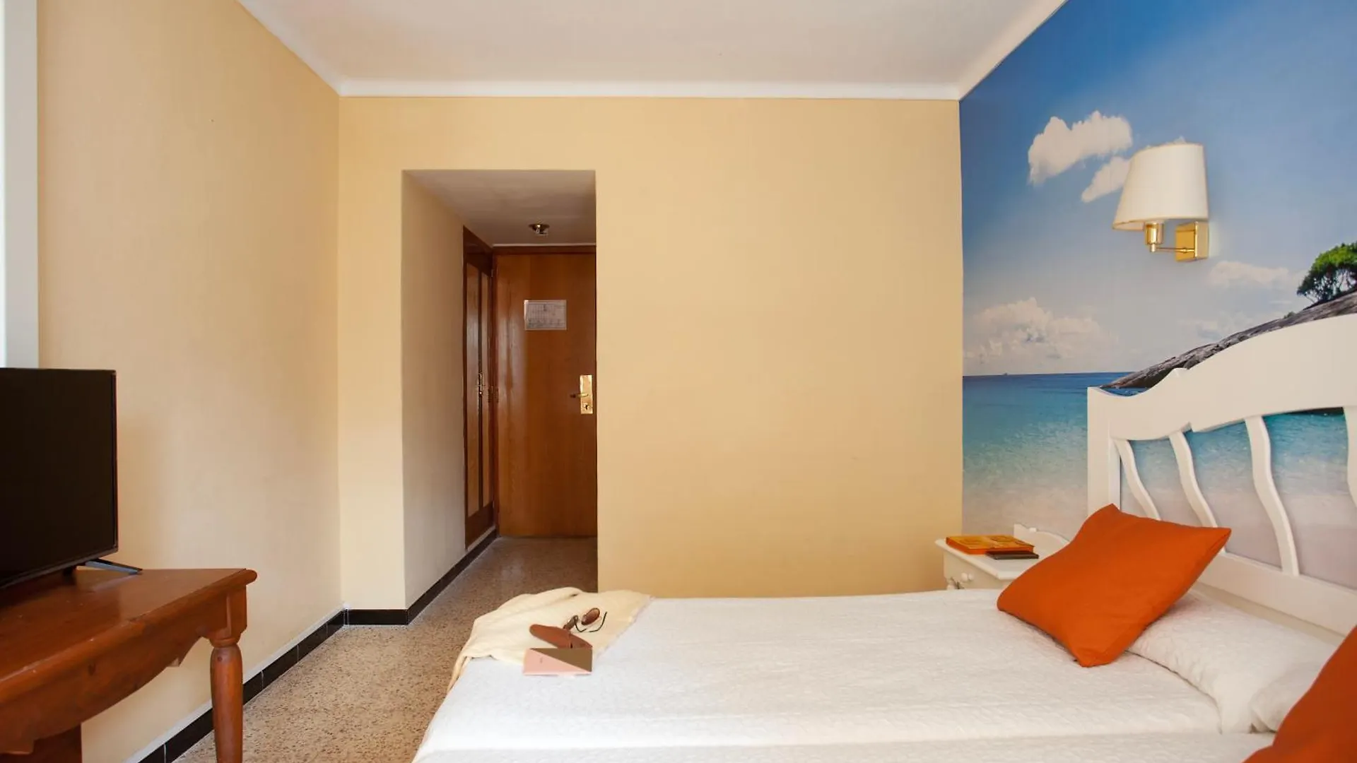 Hostel Bei Juan Bona Vista S'Illot